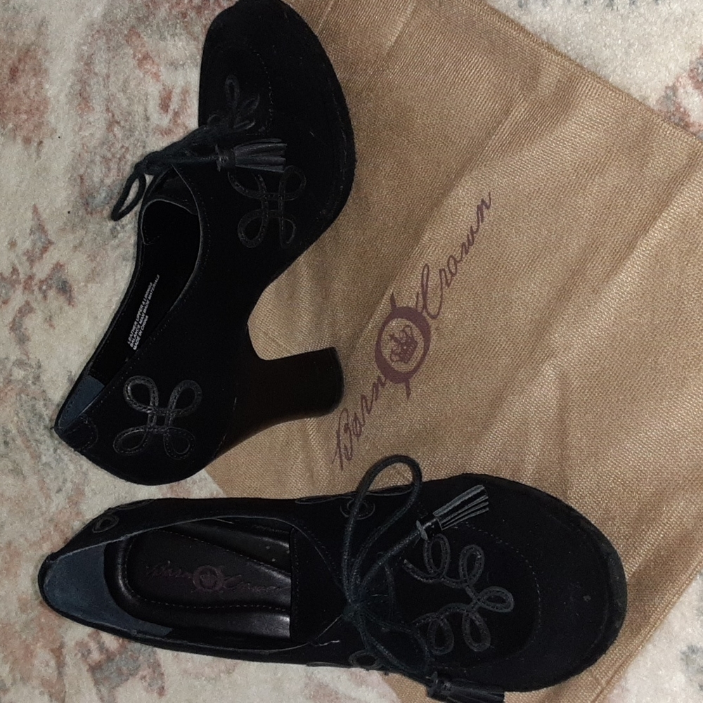 Born Crown size 7M/W black suede tie with 4" chunk heel